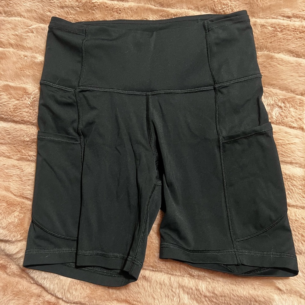Lululemon Fast and free short